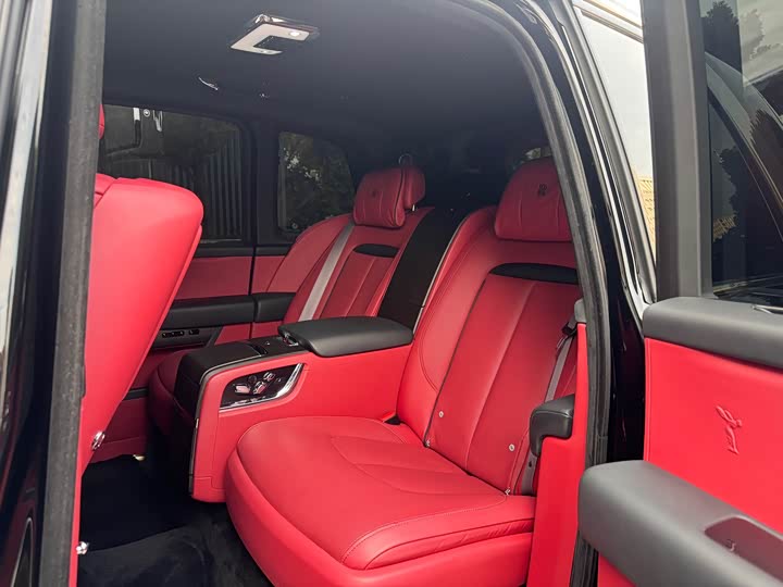 Фото 11 - Rolls-Royce Cullinan