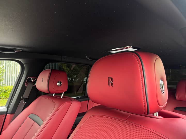 Фото 17 - Rolls-Royce Cullinan