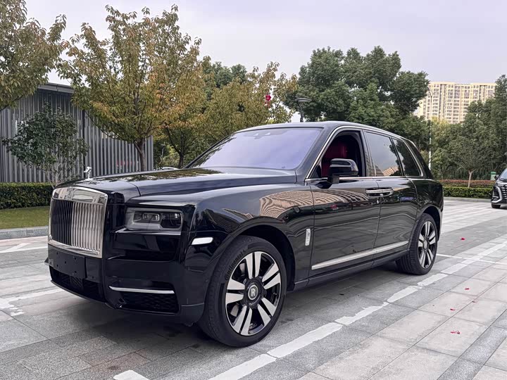 Фото 2 - Rolls-Royce Cullinan