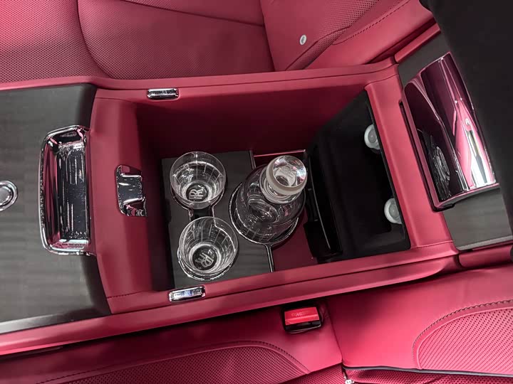 Фото 20 - Rolls-Royce Cullinan