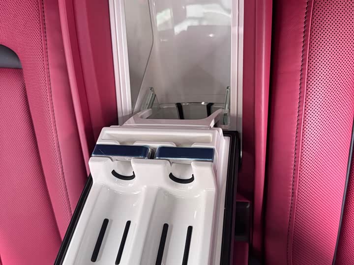 Фото 21 - Rolls-Royce Cullinan