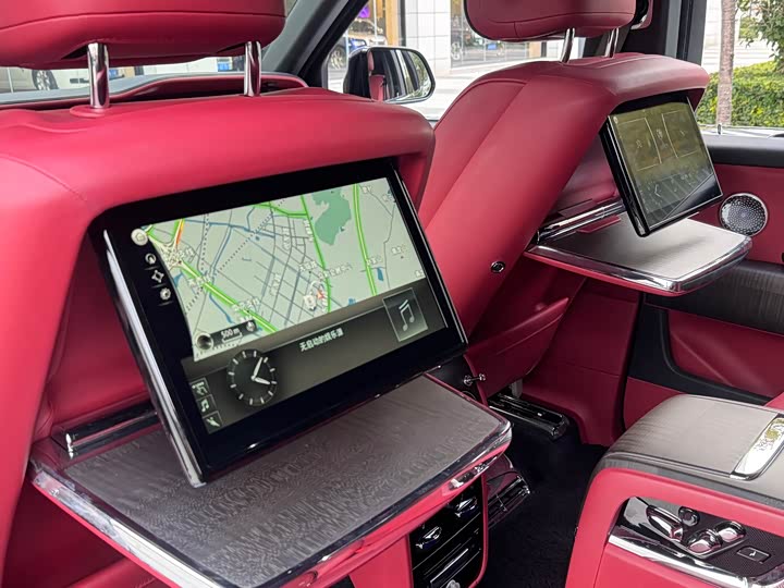 Фото 27 - Rolls-Royce Cullinan