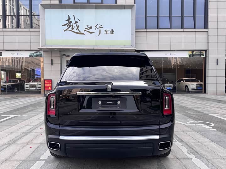 Фото 5 - Rolls-Royce Cullinan