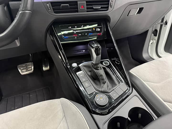 Фото 11 - Volkswagen Tayron