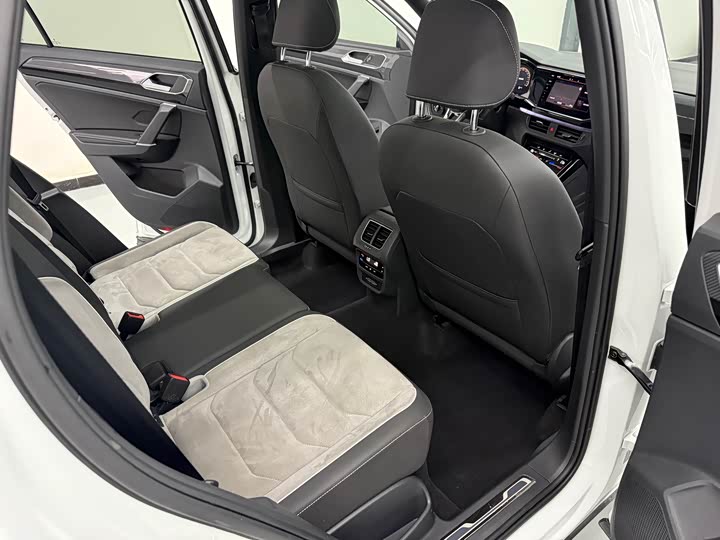 Фото 16 - Volkswagen Tayron