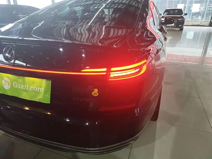 Фото 10 - Volkswagen Passat