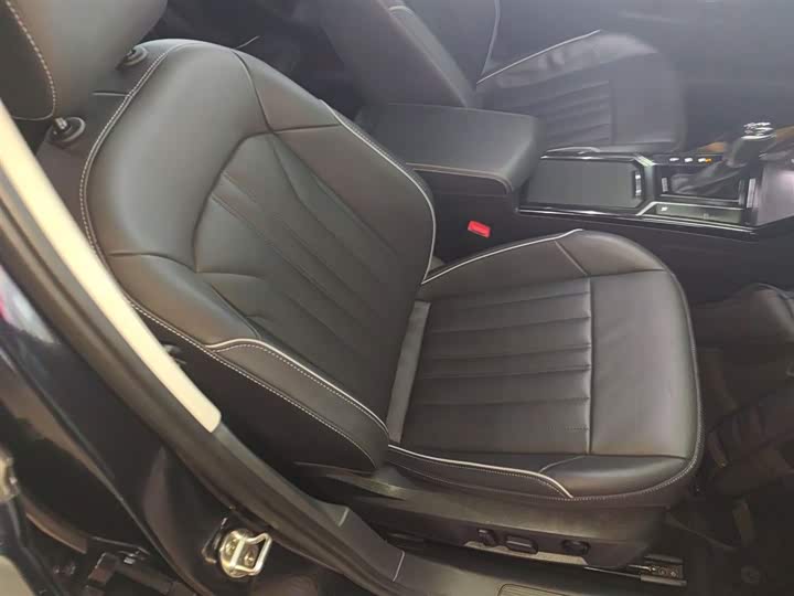 Фото 11 - Volkswagen Passat