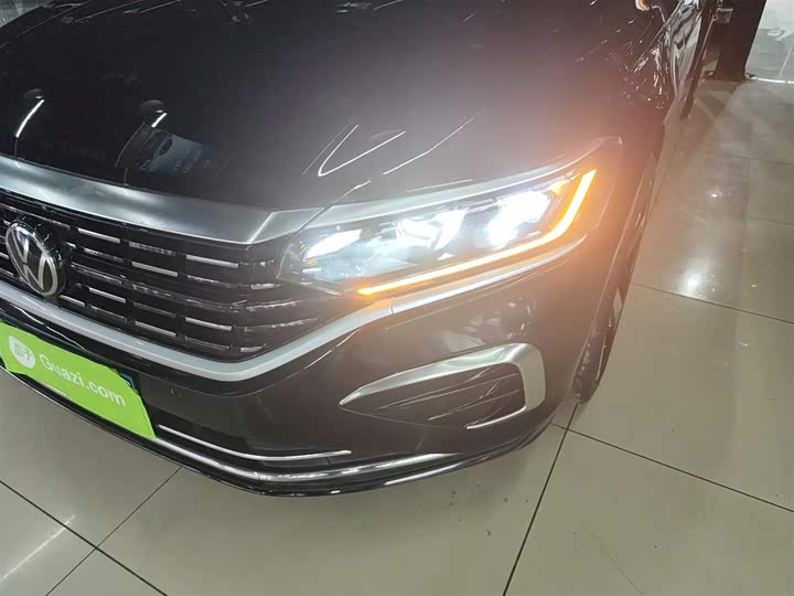 Фото 7 - Volkswagen Passat