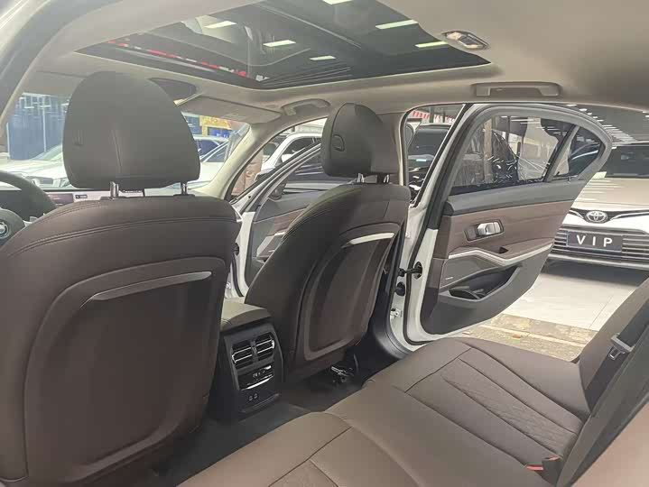 Фото 9 - BMW 3 Series