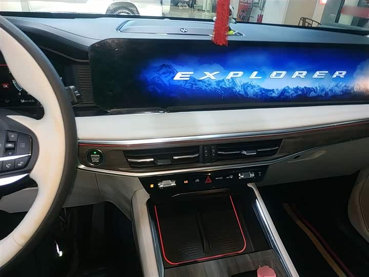 Фото 10 - Ford Explorer