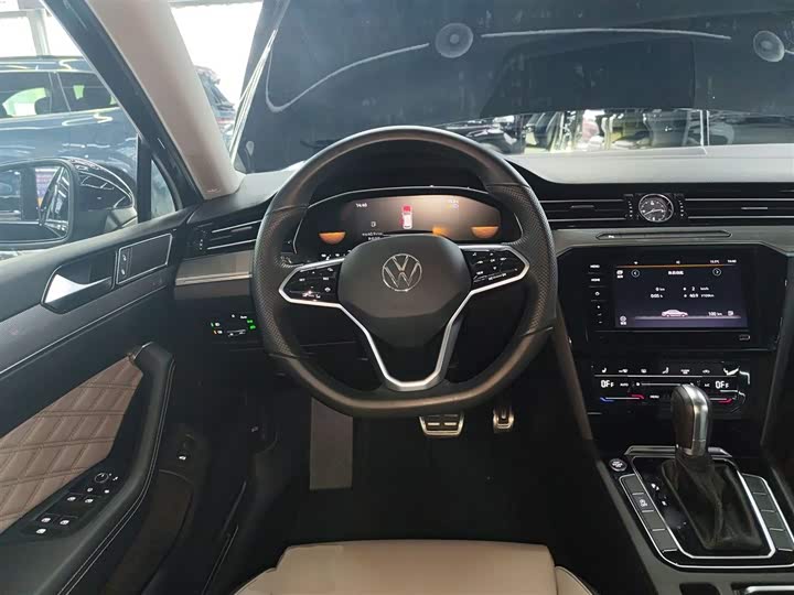 Фото 11 - Volkswagen Magotan