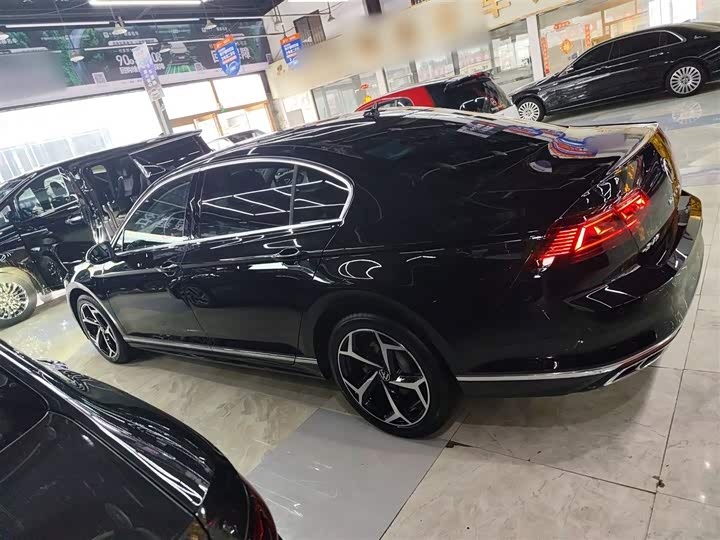 Фото 5 - Volkswagen Magotan