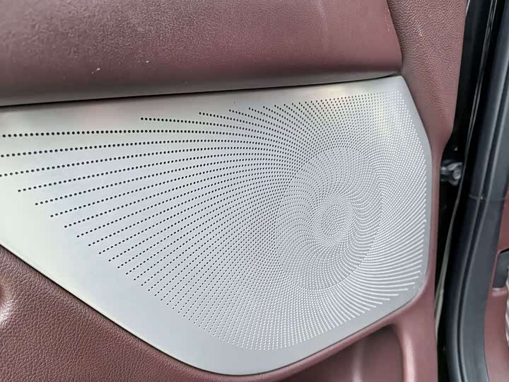 Фото 11 - Lincoln Navigator