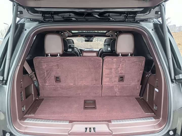 Фото 20 - Lincoln Navigator