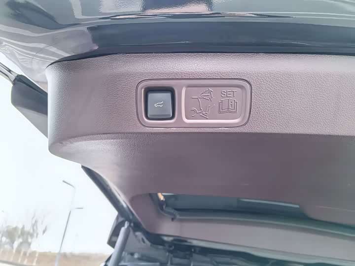 Фото 22 - Lincoln Navigator