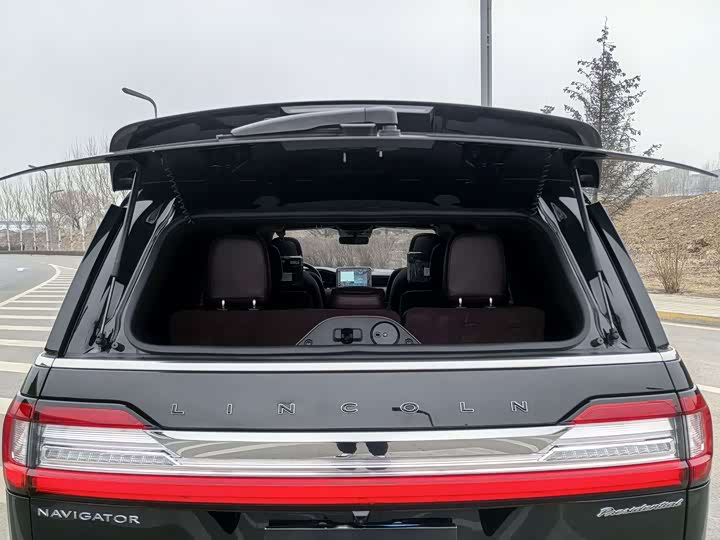 Фото 23 - Lincoln Navigator