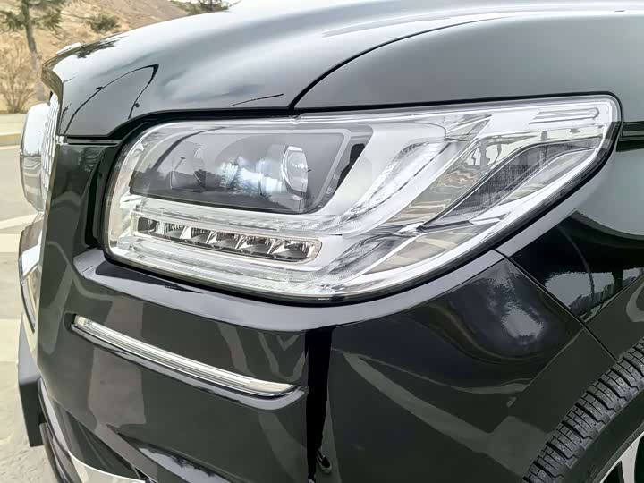 Фото 24 - Lincoln Navigator