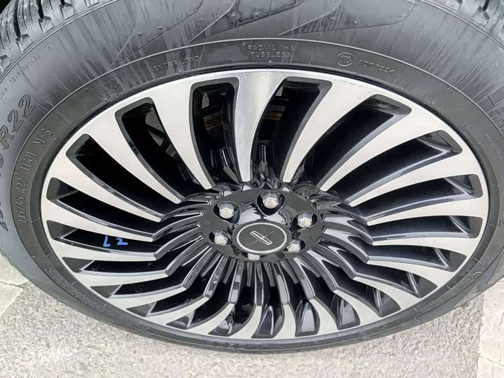 Фото 26 - Lincoln Navigator