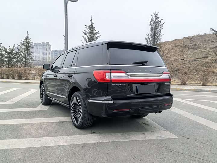 Фото 4 - Lincoln Navigator