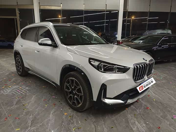 Фото 2 - BMW X1