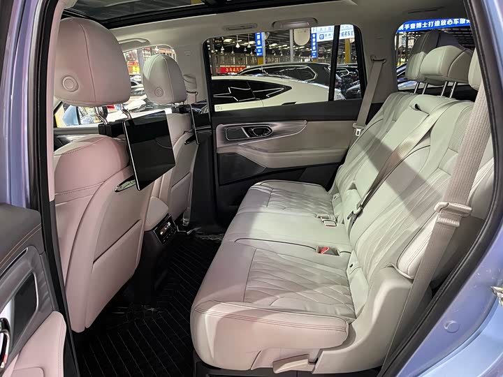 Фото 17 - GAC Trumpchi GS8