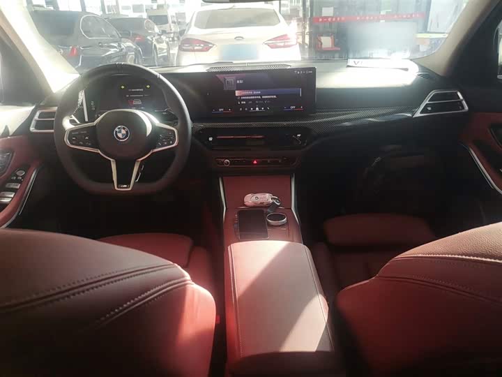 Фото 10 - BMW i3