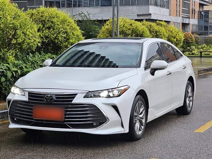 Фото 1 - Toyota Avalon