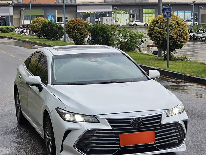 Фото 5 - Toyota Avalon