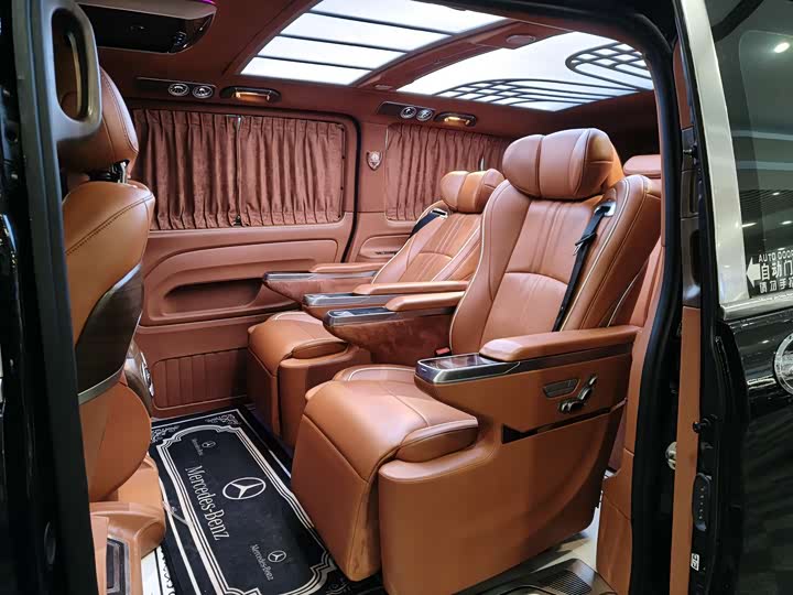 Фото 9 - Mercedes-Benz Vito