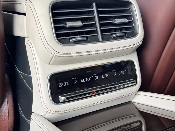 Фото 19 - Mercedes-Benz Maybach GLS