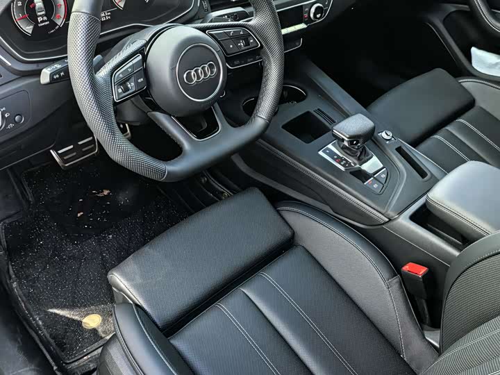 Фото 7 - Audi A4L