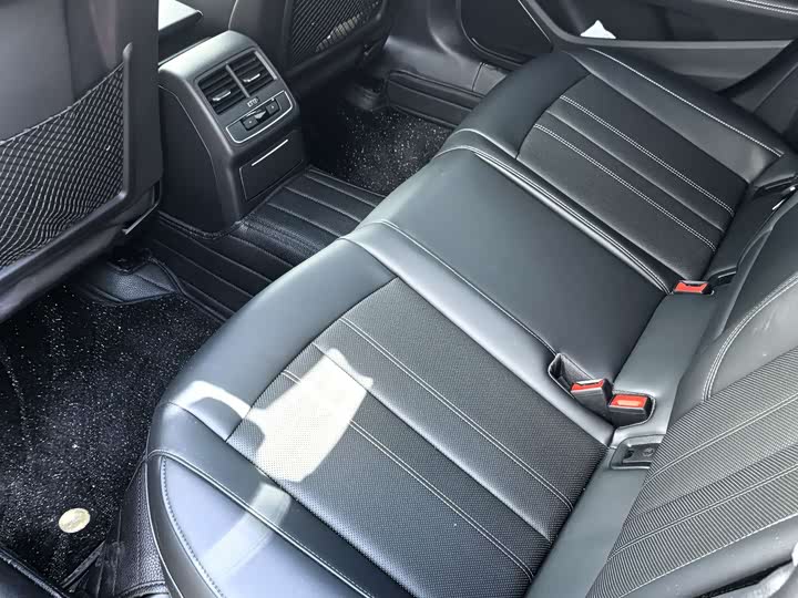 Фото 9 - Audi A4L