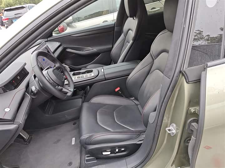 Фото 15 - Xiaomi SU7