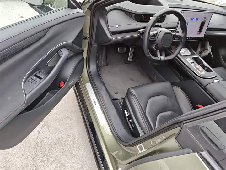 Фото 16 - Xiaomi SU7