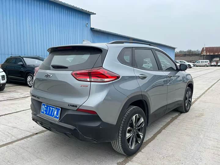 Фото 4 - Chevrolet Tracker