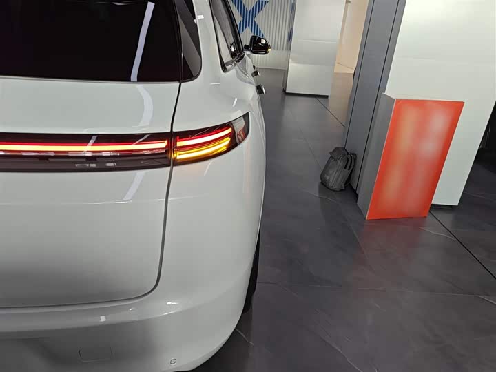 Фото 8 - LiXiang L7