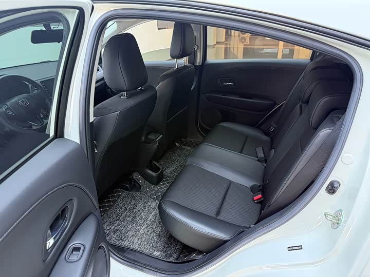 Фото 9 - Honda Vezel