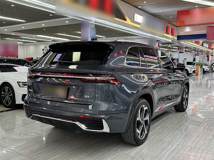 Фото 10 - Geely Monjaro