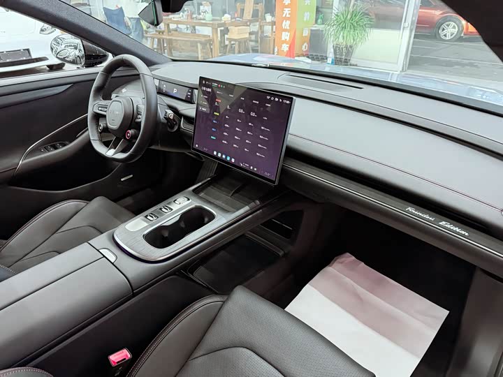 Фото 18 - Xiaomi SU7