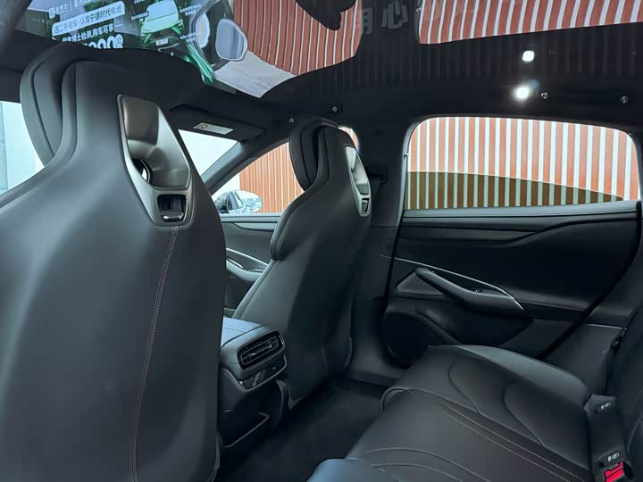 Фото 9 - Xiaomi SU7