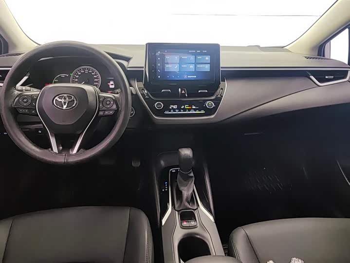 Фото 11 - Toyota Corolla