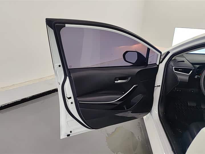 Фото 6 - Toyota Corolla