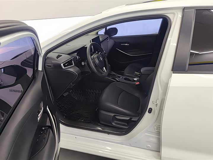 Фото 8 - Toyota Corolla