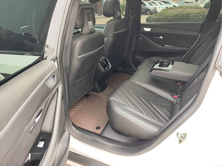 Фото 10 - Changan Deepal SL03