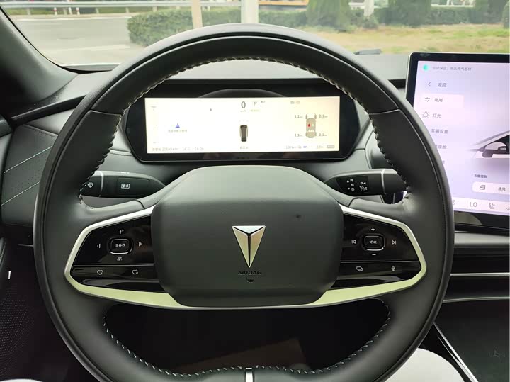 Фото 11 - Changan Deepal SL03