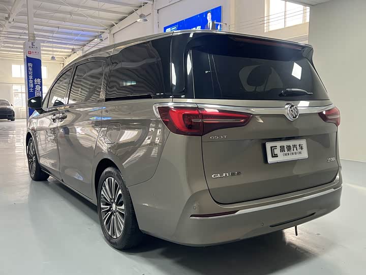 Фото 6 - Buick GL8 ES