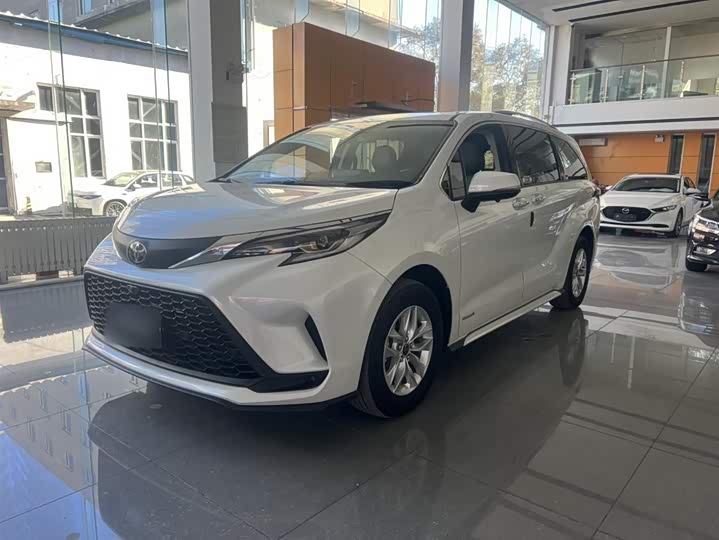 Фото 7 - Toyota Granvia