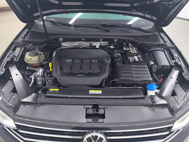 Фото 10 - Volkswagen Magotan