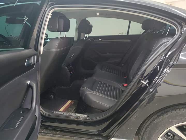 Фото 11 - Volkswagen Magotan