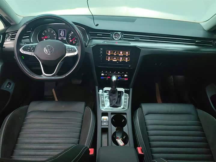 Фото 12 - Volkswagen Magotan